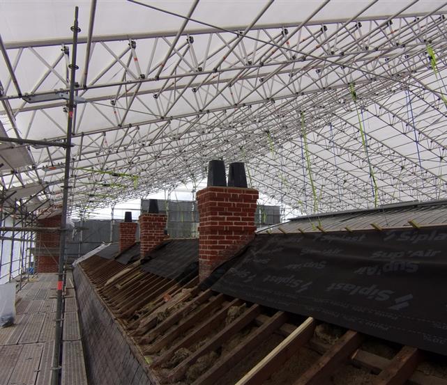 Location parapluie de chantier en portee XXL avec bache - Chateau de Trevarez Saint Goazec, Finistere 29 - LOCADIRECT - LOCADIRECT